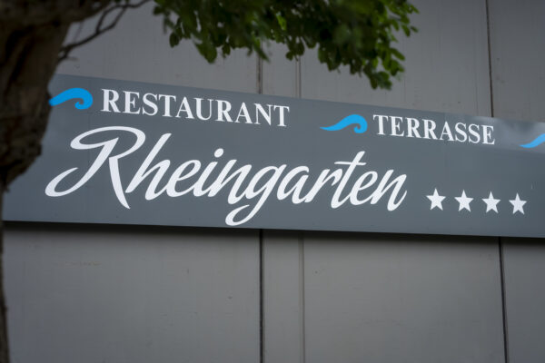 Hotelschild Restaurant Terrasse Rheingarten mit vier Sternen