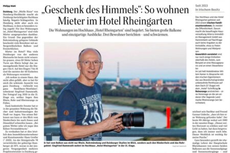 Zeitungsartikel über das Wohnen im Hotel Rheingarten in Duisburg mit Mieter Siegfried Dammrath auf seinem Balkon